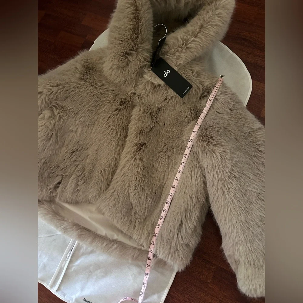 NWT ALO Yoga Opulent Faux Fur Statement Jacket w/ Hoodie XS/ S in Oat